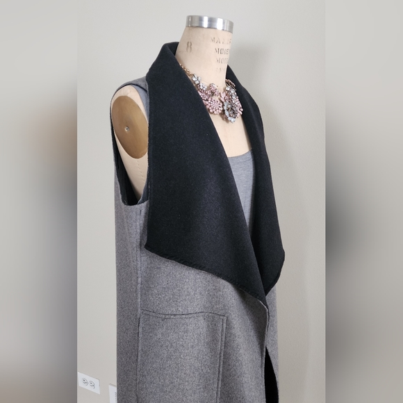 Calvin Klein Reversible wool vest - Picture 6 of 12